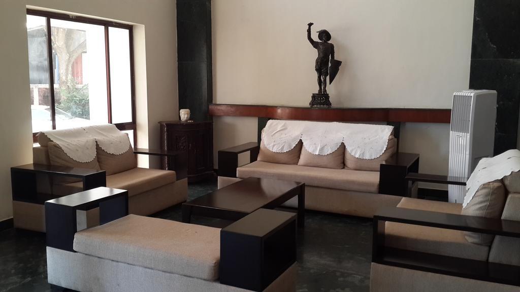 Paramount Inn Sriperumbudur Zewnętrze zdjęcie