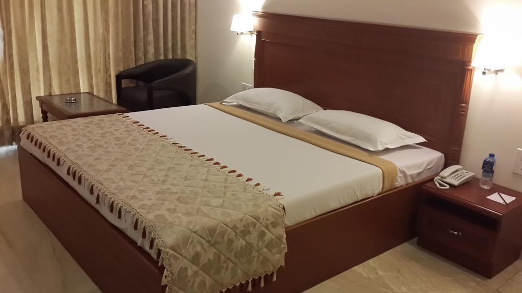 Paramount Inn Sriperumbudur Zewnętrze zdjęcie